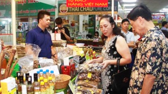 3 vạn lượt người tham quan, mua sắm tại hội chợ OCOP lần đầu tiên tại Hà Nội - Ảnh 1