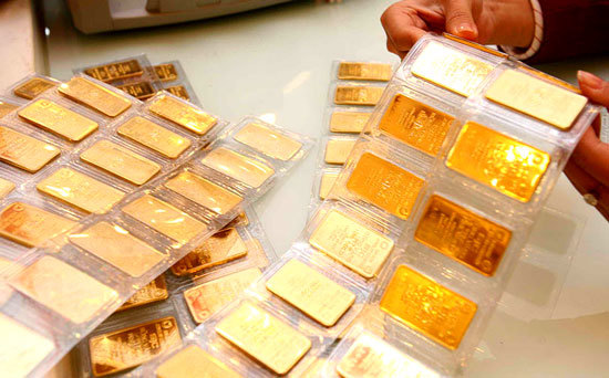 Giá vàng thế giới giảm nhẹ, vàng trong nước ngược chiều đi lên - Ảnh 1