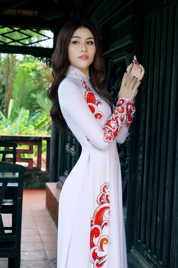 Hoa hậu Kim Ngọc cùng Á hậu Ngọc Huyền thướt tha với áo dài - Ảnh 8