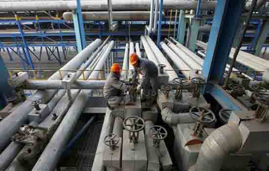 Ả Rập Saudi dừng xuất dầu qua Biển Đỏ, giá dầu khép lại tuần tăng mạnh - Ảnh 2