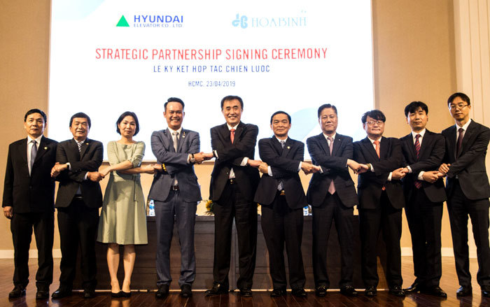 Tập đoàn xây dựng Hòa Bình ký kết thỏa thuận chiến lược với Hyundai Elevator - Ảnh 2