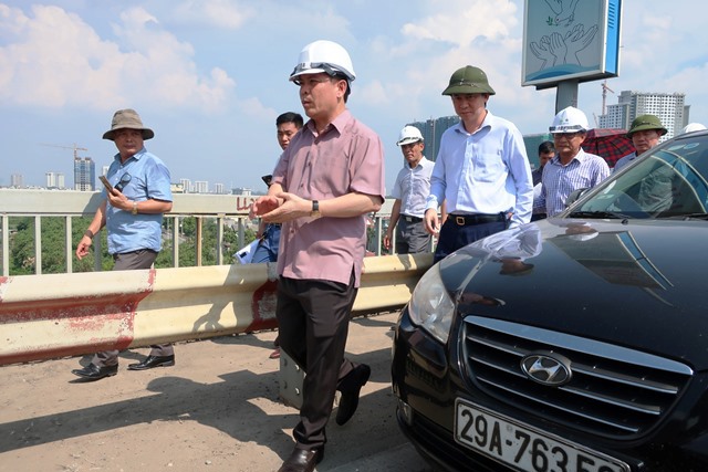 Bộ trưởng Bộ GTVT cam kết sửa mặt cầu Thăng Long với tuổi thọ ít nhất 7 - 10 năm - Ảnh 1