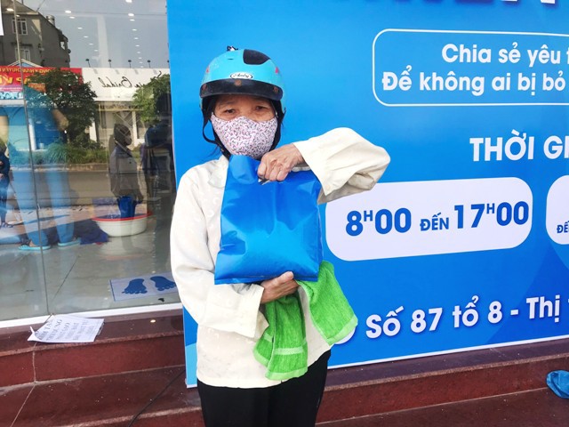 Hà Nội: “ATM gạo” làm ấm lòng người nghèo tại huyện Sóc Sơn - Ảnh 3