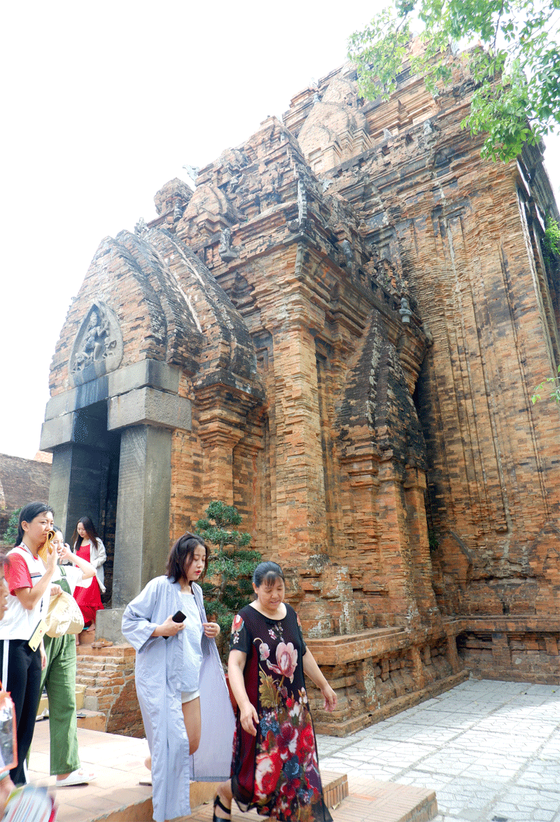 Ngắm nét cổ kính với kiến trúc độc đáo của Tháp Bà Ponagar Chămpa ở Nha Trang - Ảnh 3