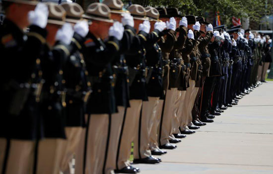 Những hình ảnh xúc động về lễ tang Thượng nghị sĩ John McCain tại bang Arizona - Ảnh 6