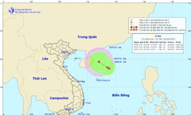 Xuất hiện áp thấp nhiệt đới mạnh cấp 9 trên Biển Đông - Ảnh 1