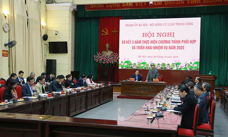 Thành ủy Hà Nội và Hội đồng Lý luận Trung ương: Tăng cường phối hợp để triển khai nhiệm vụ năm 2020 - Ảnh 2