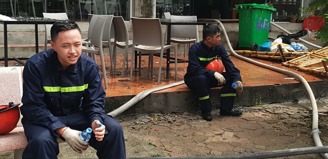 Hà Nội: Cháy dữ dội trong khu Thiên đường Bảo Sơn, cột khói bốc cao hàng chục mét - Ảnh 11