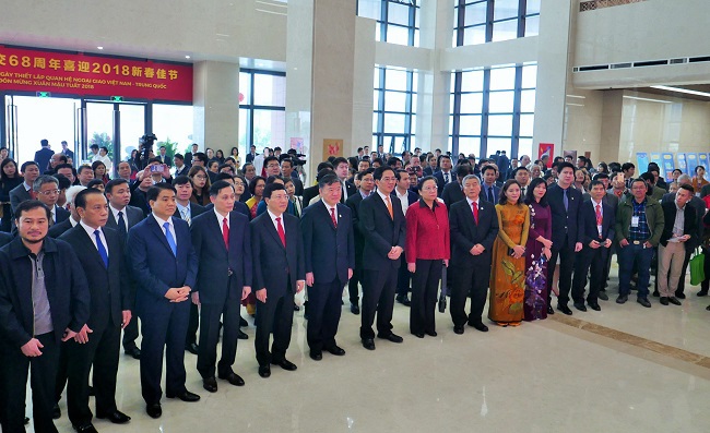 Kỷ niệm 68 năm ngày thiết lập quan hệ ngoại giao Việt Nam - Trung Quốc - Ảnh 1