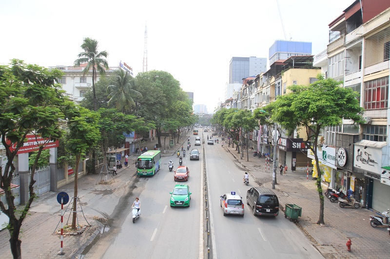 Chùm ảnh: Đường phố Hà Nội thông thoáng trong dịp nghỉ lễ - Ảnh 2
