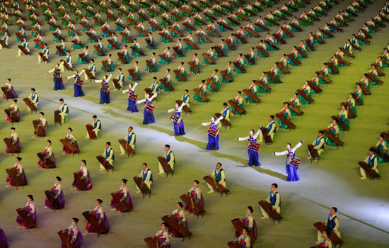Những hình ảnh ấn tượng tại lễ hội "Biển người" mừng Quốc khánh Triều Tiên - Ảnh 14