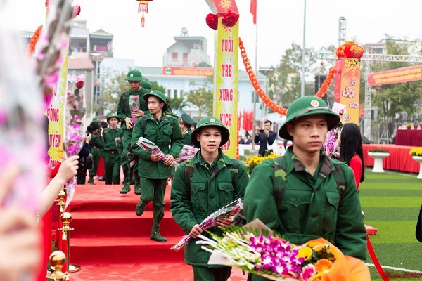 Thanh Niên Quốc Oai hăng hái lên đường nhập ngũ - Ảnh 4