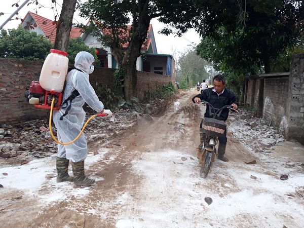 Hà Nội: Cảnh giới nghiêm ngặt tại ổ dịch cúm A/H5N6 - Ảnh 4