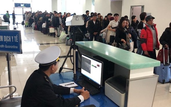 Khẩn cấp cách ly 67 hành khách nhập cảnh vào Việt Nam - Ảnh 1