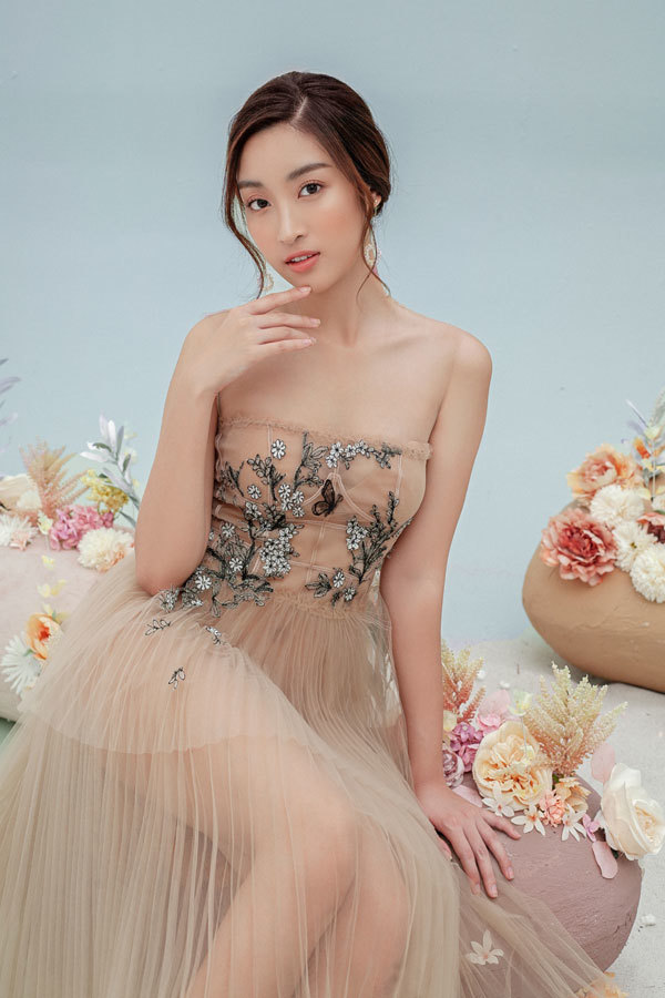 Hoa hậu Đỗ Mỹ Linh ngày càng gợi cảm - Ảnh 10