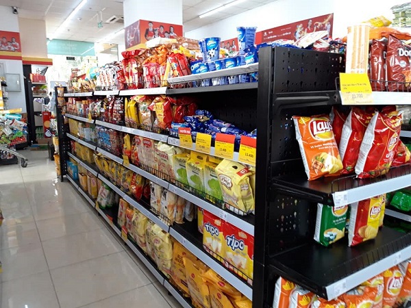 Hà Nội: Chợ, siêu thị đầy ắp hàng hóa, sức mua giảm - Ảnh 5