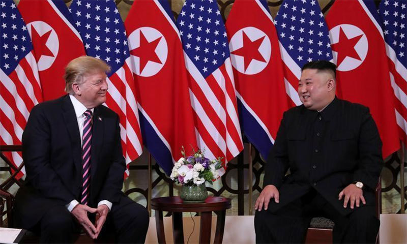 Những khoảnh khắc thân thiện của lãnh đạo Trump - Kim trong ngày đầu Thượng đỉnh - Ảnh 3