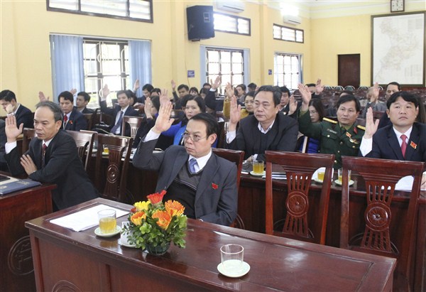 HĐND huyện Gia Lâm biểu quyết thông qua 10 nghị quyết - Ảnh 2