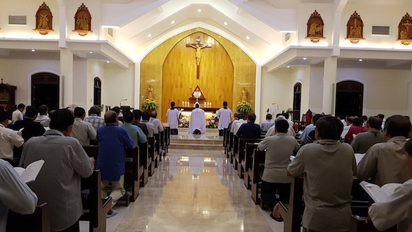 TP Hồ Chí Minh: Nhà thờ ngưng tổ chức thánh lễ từ ngày 26/3 - Ảnh 1