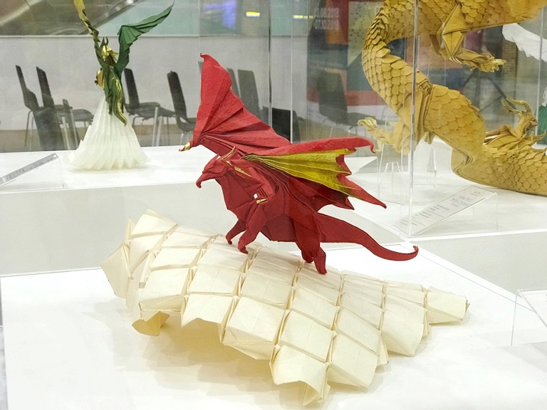 Thế giới thần tiên trong triển lãm Origami “Những đôi cánh” - Ảnh 2