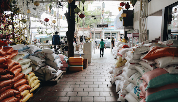 TP Hồ Chí Minh: Nhiều mạnh thường quân cung cấp gạo cho “máy ATM” phát miễn phí cho người nghèo - Ảnh 4