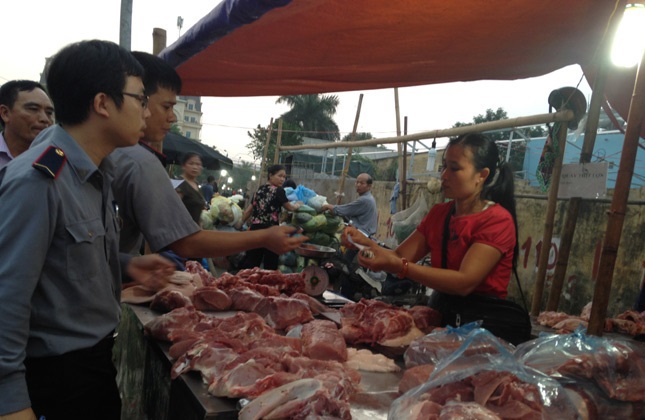 Nông sản thực phẩm tại chợ đầu mối: Khó kiểm soát nguồn gốc - Ảnh 1