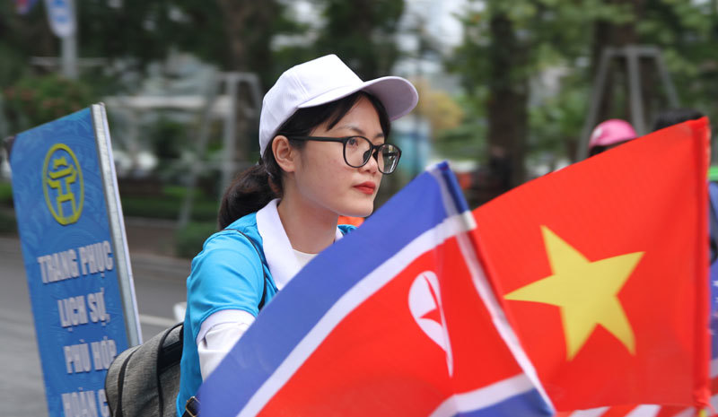 Thanh niên Hà Nội diễu hành tuyên truyền quy tắc ứng xử trước Hội nghị thượng đỉnh Mỹ - Triều - Ảnh 3