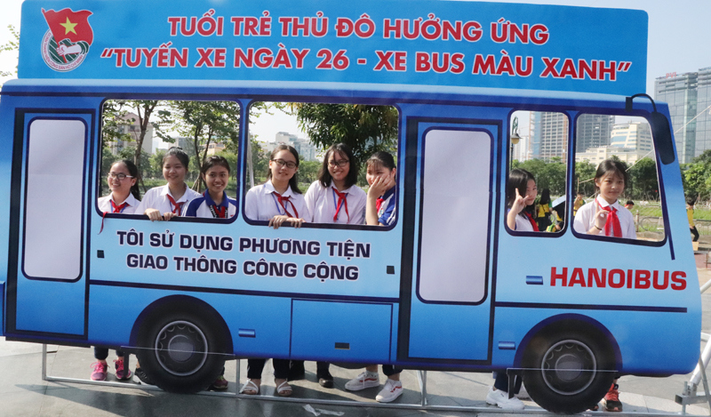 1.000 thanh niên Thủ đô ra quân chiến dịch “Tôi yêu Hà Nội” - Ảnh 3