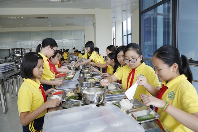 Phụ huynh giám sát an toàn thực phẩm bếp ăn trường học: Tránh mang tính hình thức - Ảnh 1