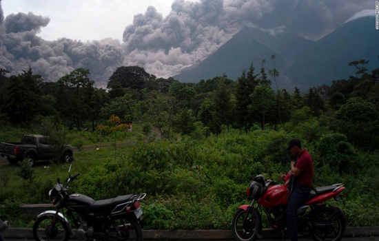 Hình ảnh núi lửa tại Guatemala phun trào mạnh nhất trong 4 thập kỷ khiến 25 người chết - Ảnh 4