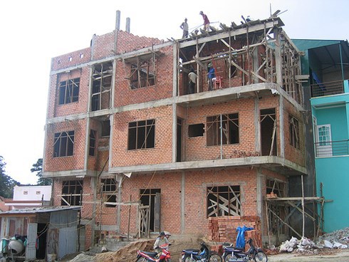 TP Hồ Chí Minh: Công trình xây dựng cần dán giấy phép công khai - Ảnh 1