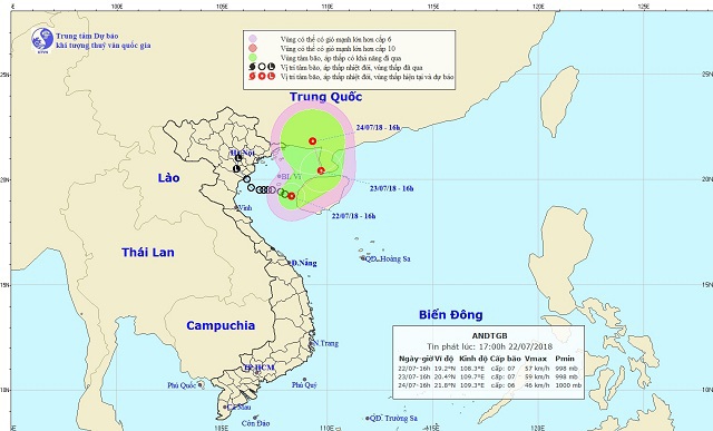 Nỗ lực tiếp cận, cứu trợ các xã đang bị cô lập bởi nước lũ - Ảnh 1