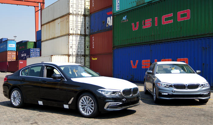 BMW Series 5 thế hệ mới xuất hiện tại cảng - Ảnh 1