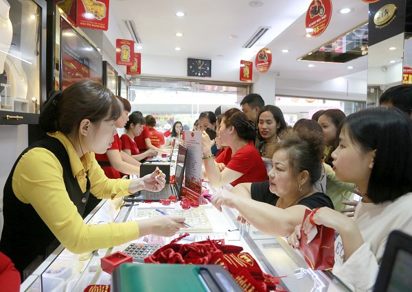Khẳng định chữ tín thương hiệu vàng Bảo Tín Mạnh Hải thu hút đông khách hàng trong ngày Vía Thần Tài - Ảnh 3