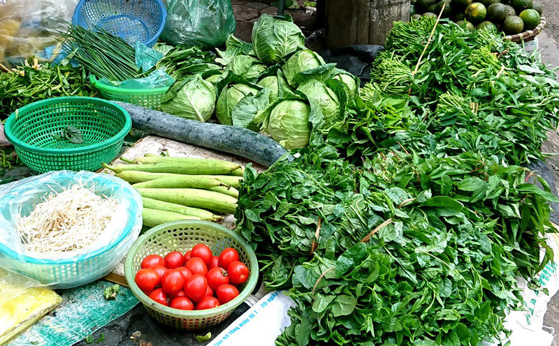 Giá thịt và rau xanh tăng mạnh trên địa bàn Hà Nội - Ảnh 2