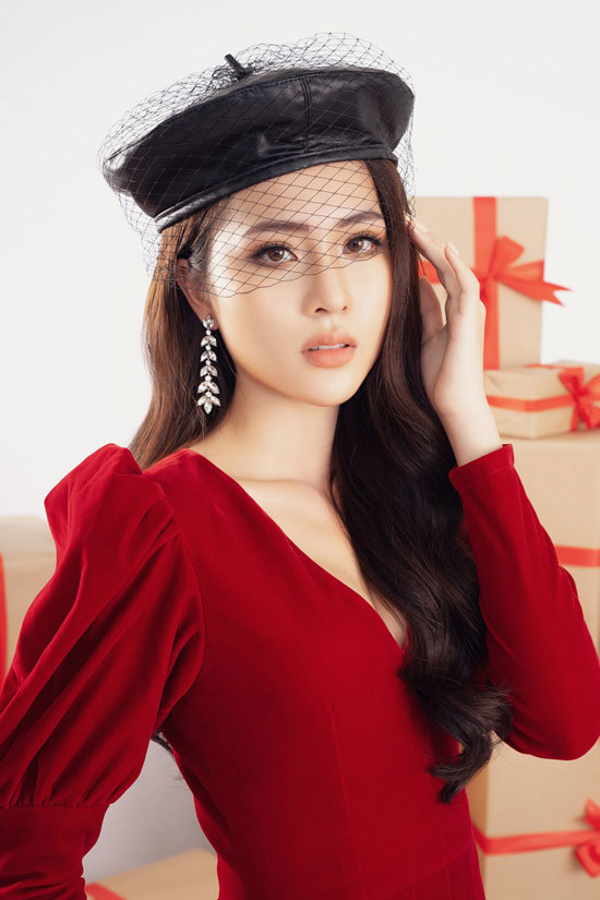 Hoa hậu Biển Việt Nam toàn cầu 2018 Kim Ngọc quyến rũ trong bộ ảnh Giáng sinh - Ảnh 4
