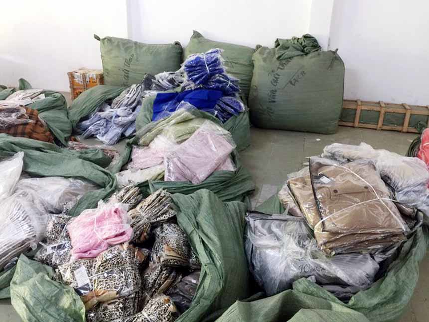 Thu giữ hàng chục nghìn bộ quần áo làm giả xuất xứ Việt Nam: Phải chăng lại tái hiện một vụ Khaisilk mới? - Ảnh 2