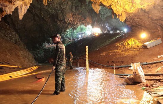 Toàn cảnh 3 ngày giải cứu đội bóng nhí Thái Lan mắc kẹt trong hang động - Ảnh 2