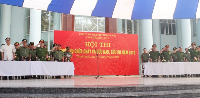 Công an quận Thanh Xuân giành giải Nhất thi nghiệp vụ chữa cháy - Ảnh 1