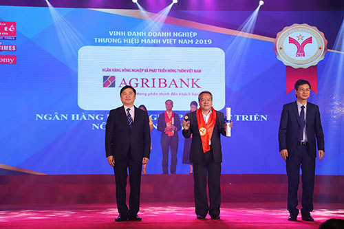 Agribank nhận giải Thương hiệu mạnh Việt Nam 2018 - Ảnh 1