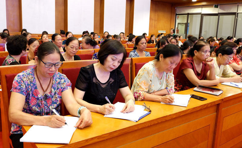 Hơn 300 hội viên Hội Phụ nữ Hà Đông được tập huấn khởi nghiệp và công nghệ 4.0 - Ảnh 2