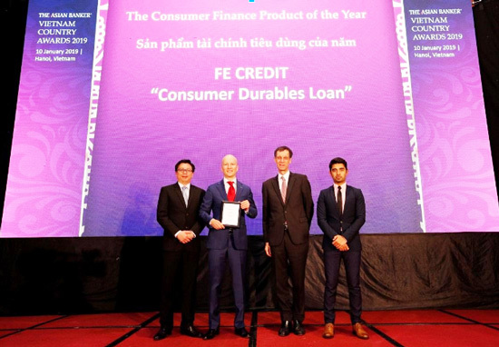 FE CREDIT nhận giải thưởng "sản phẩm tài chính tiêu dùng xuất sắc nhất" - Ảnh 1