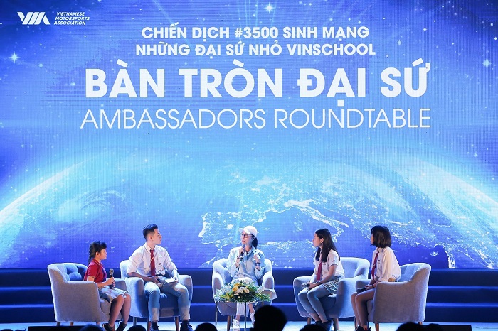 Ngôi sao điện ảnh Dương Tử Quỳnh thảo luận bàn tròn với các “Đại sứ nhỏ” Vinschool trong chiến dịch #3500 lives - Ảnh 2