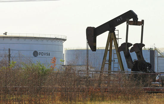 Giá dầu tăng mạnh nhờ OPEC và lệnh trừng phạt của Mỹ lên Iran, Venezuela - Ảnh 1