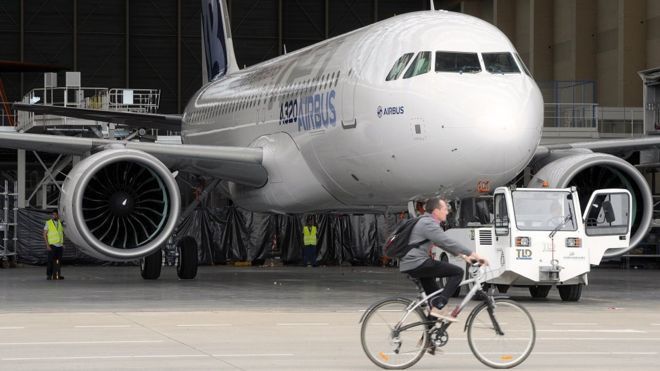Airbus và Boeing chốt được các hợp đồng gần 80 tỉ USD mua máy bay tại Dubai - Ảnh 1