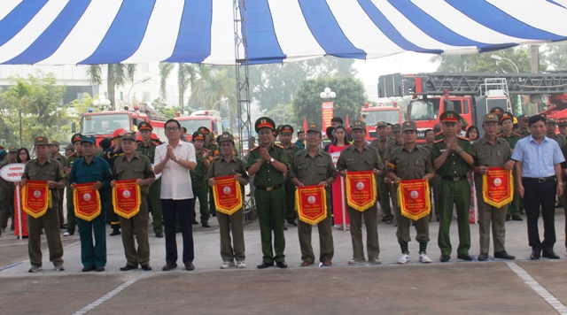 Quận Thanh Xuân hưởng ứng “Ngày toàn dân phòng cháy và chữa cháy” - Ảnh 1