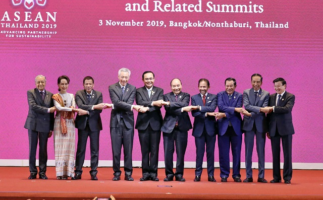 Lịch làm việc dày đặc của Thủ tướng tại Hội nghị Cấp cao ASEAN lần thứ 35 - Ảnh 3