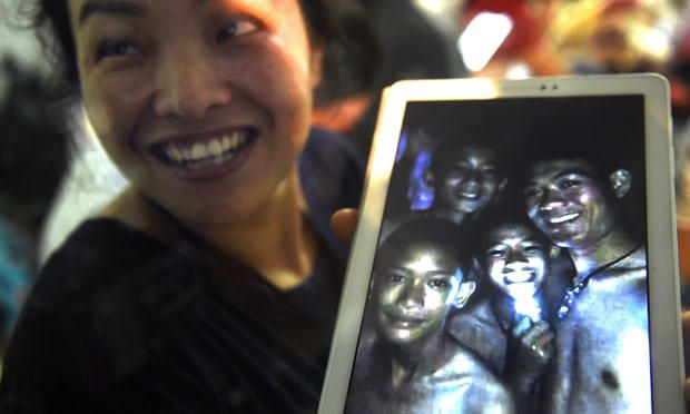 Hình ảnh đội bóng Thái Lan mắc kẹt sau khi được cứu sống - Ảnh 4
