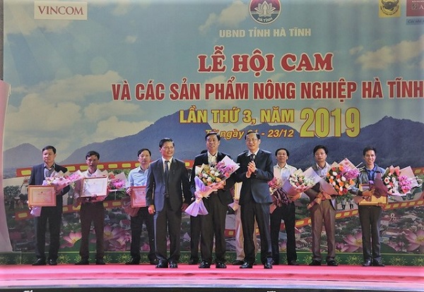 Hà Tĩnh: Gần 100 gian hàng trưng bày tại lễ hội Cam và các sản phẩm nông nghiệp lần thứ 3 - Ảnh 1