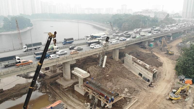 Hà Nội: Toàn cảnh công trường dự án xây dựng 2 cầu qua hồ Linh Đàm - Ảnh 9